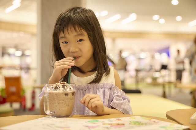 【スターバックス コーヒー 越谷イオンレイクタウン mori 3階店】「おいしい～！」の声が聞こえてきそうな「キッズ フラペチーノ®」