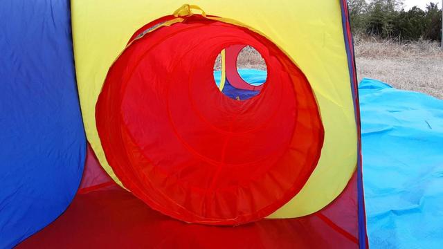 【サンパーシー キッズボールハウス】トンネル付きは野外でも大活躍