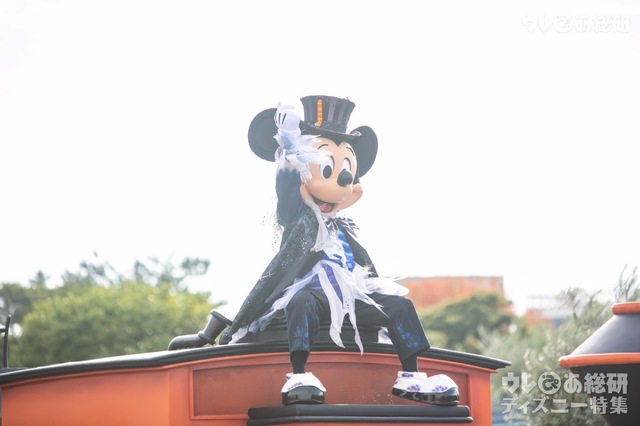 「ミッキーのグリーティングパレード・ウィズ・ヴィランズ」