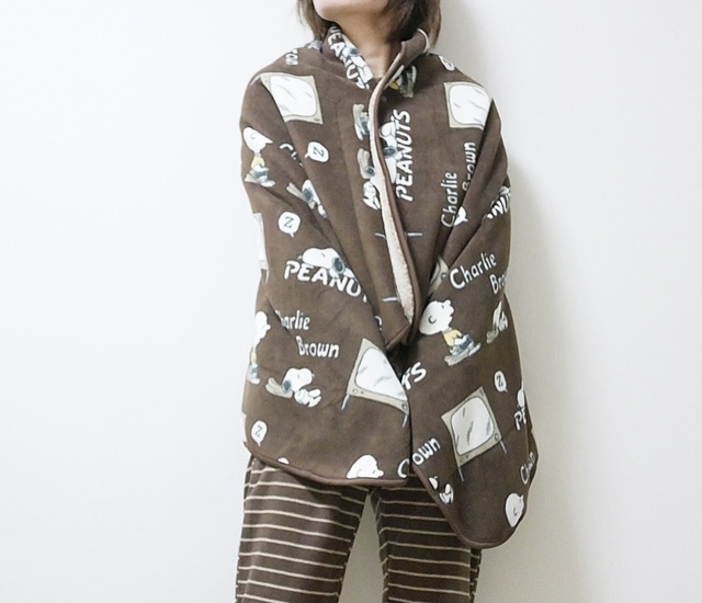 【UNIQLO】ピーナッツホリデー　コレクション　リバーシブル　フリースブランケット／スナップボタン付きなのが嬉しい！