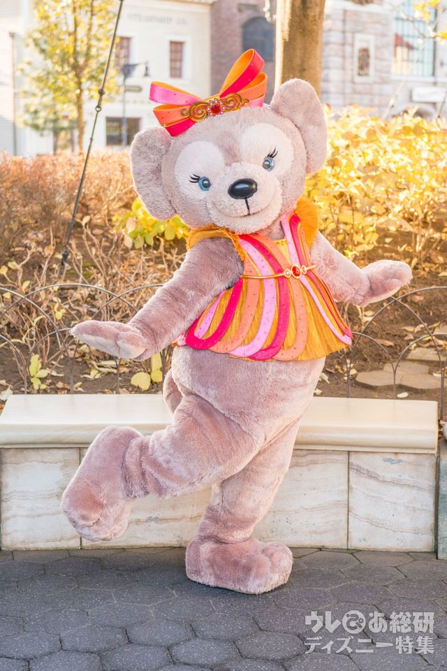 東京ディズニーリゾート35周年を記念したコスチュームを着たシェリーメイ