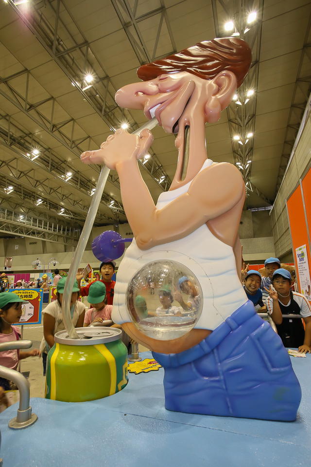 「ゲップ少年」ではポンプを押してゲップ体験