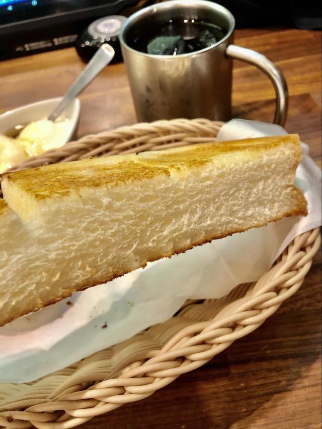 分厚いトースト