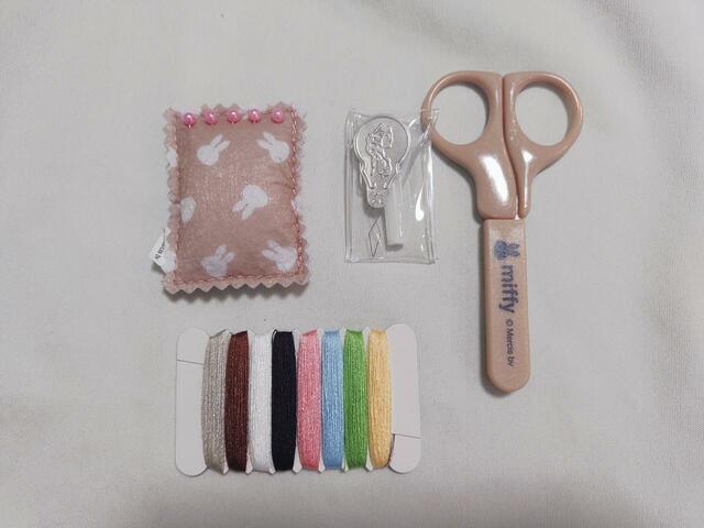 ソーイングセットは、一式必要なものが揃っている