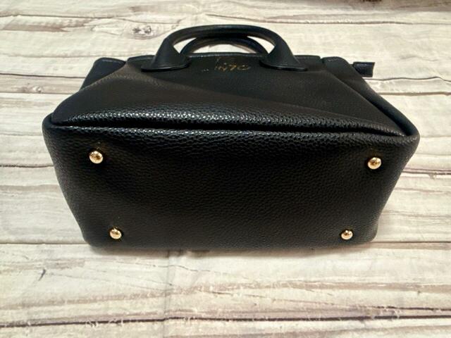 底部には底鋲付き!