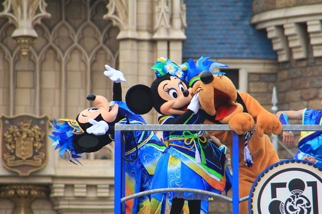 ミッキーが落ちそうになってました