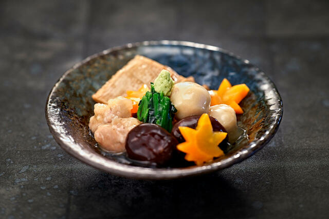 「治部煮（じぶに）」＜期間：2025年7月1日〜＞【鮮度抜群の豪華メニューが揃う「大江戸三つ星バイキング」がパワーアップ！大江戸温泉物語3施設で限定開催！】