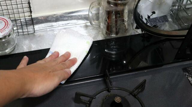 【tower伸縮排気口カバー】セスキ炭酸ソーダ水で拭き取るだけ、手入れもらくちん