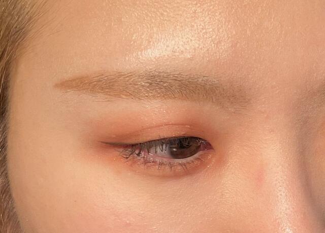 眉毛の黄金比を作ります