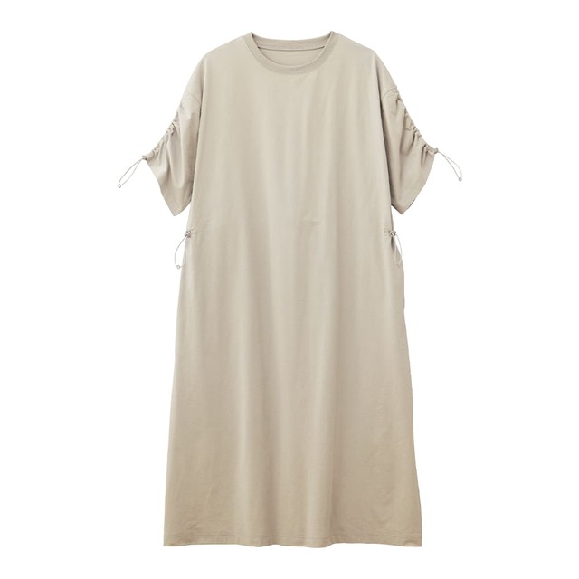 【ワークマンのワンピース人気ランキング 1位】「レディースニュートラルシャーリングスリーブワンピース」1,900円（税込）