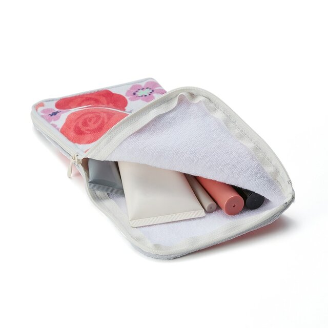 ハンカチのような見た目のポーチ（選べるキャラクター）｜￥1,540 （税込）