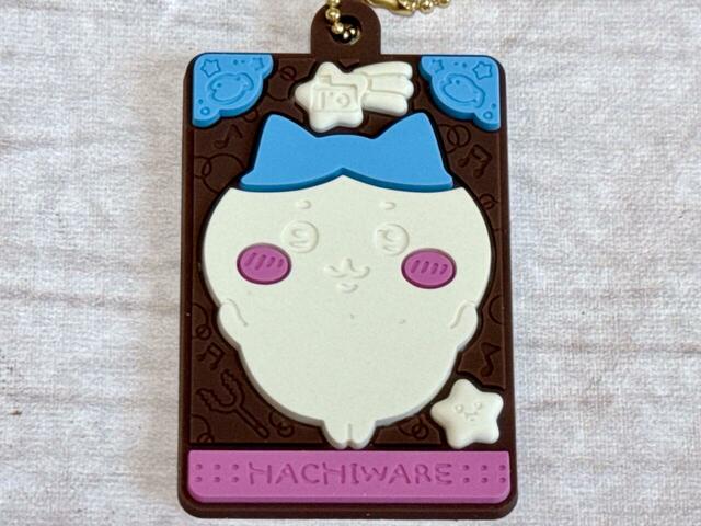 ハチワレのお気に入りのカメラや討伐棒もしっかり再現されています！