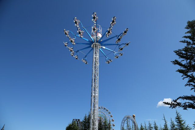 富士急ハイランド「テンテコマイ」