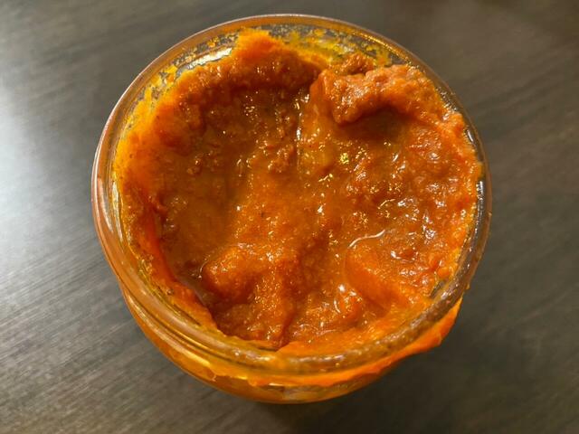 【業務スーパー トリノでつくったトマトソース】ドロっとしたペーストでパスタなどに絡みやすい