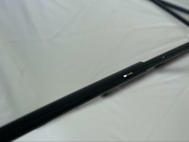 折りたたみは手動で開閉【Francfranc（フランフラン）】「遮光クラシックフリル 折りたたみ傘 50cm ベージュ（晴雨兼用）」3,410円（税込）