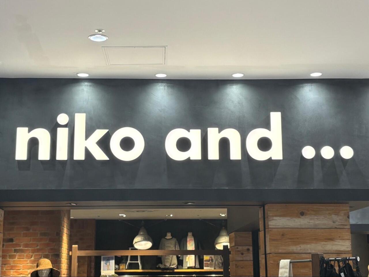 ニーロク しも.家族でシェアプルオーバーniko and 新品ニコアンド niko and の「おしゃれプルオーバー」がロングシーズン着られて優秀