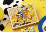 入数ごとに異なるパッケージデザイン。8枚入は「ウッディ」「ジェシー」「ブルズアイ」が描かれている【Disney SWEETS COLLECTION by 東京ばな奈「トイ・ストーリー/メープルショコラサンド」】