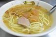 『龍城號』の切仔麺は塩ラーメン風