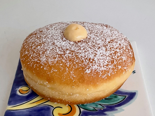 【Litus】「なぜこんなにおいしいものを誰も作らないのだろう」。そんな素朴な疑問をいだき、リートゥスを創業。ボンボローニなどのイタリア菓子を作りはじめた