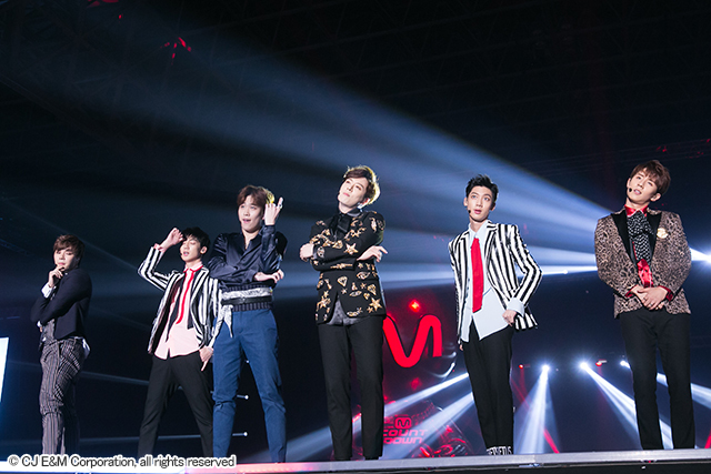 BOYFRIEND 『KCON 2016 Japan』4月10日@幕張メッセ国際展示ホール7,8ホール