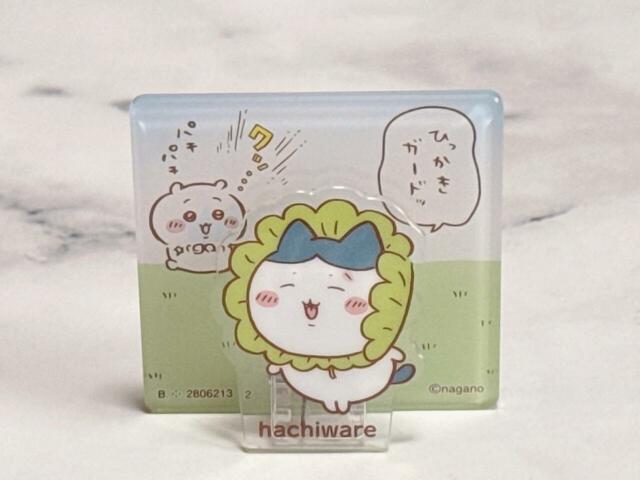 【ちいかわ アクリルシーンクリップビスケット】傷ができてしまったハチワレが、葉っぱをくり抜いてひっかきガードにするお話。この姿、かわいすぎる〜！