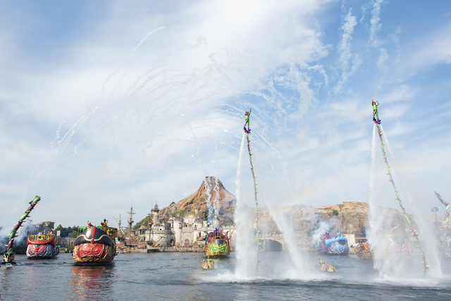 「ザ・ヴィランズ・ワールド」のフライボードによる演出｜東京ディズニーシー「ディズニー・ハロウィーン」2018年