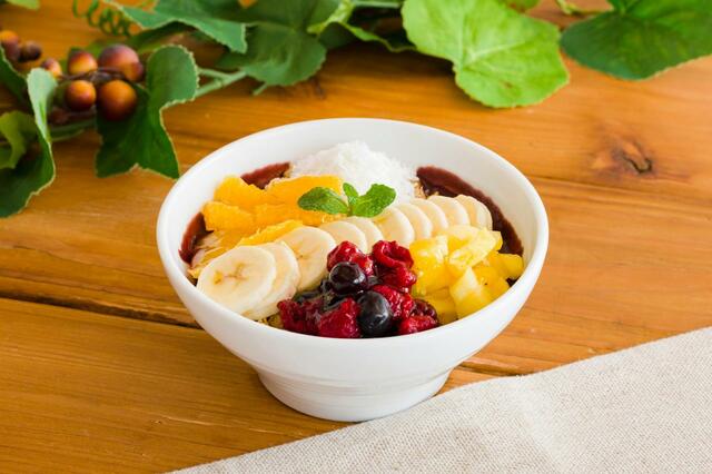 「アサイーボウル ～ミックスベリー～」＜1,550円（税込1,705円）＞【「Eggs ’n Things」に人気のアサイーを堪能できる新メニューが登場】