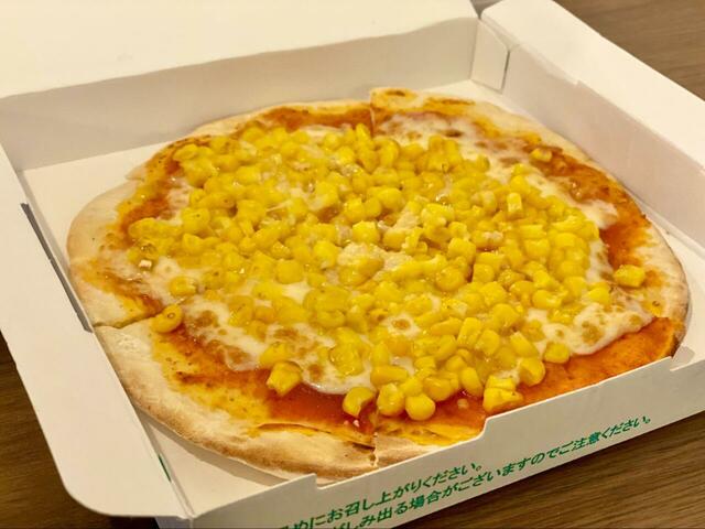 【サイゼリヤ　テイクアウトピザ】『たっぷりコーンのピザ』400円（税込）