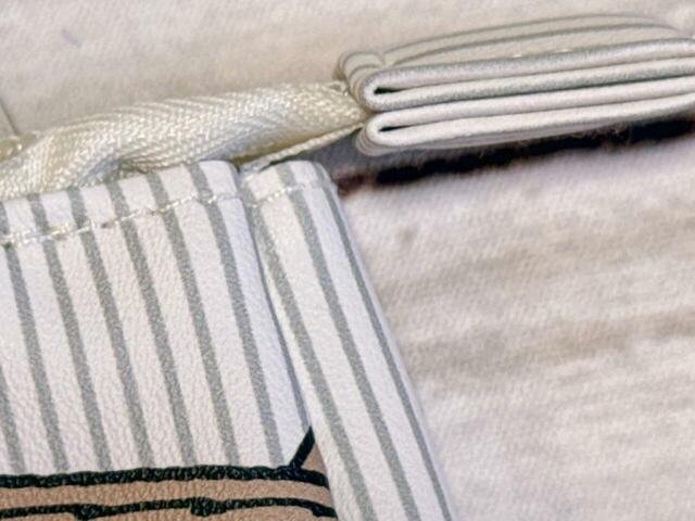 素材には合成皮革を使用しており、高級感もたっぷり