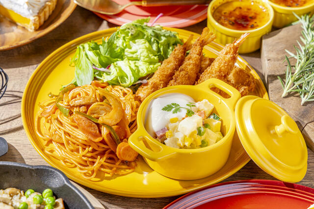 「（左から）特製 ナポリタンパスタ、揚げたてエビフライ、王道ポテトサラダのエスプーマ仕立て」＜期間：2026年4月29日〜6月30日＞【テーマは“大人のための洋食ビュッフェ”♪ヒルトン成田でGWはズワイ蟹が食べ放題！5/7からはジャンボエビフライ＆完熟メロンも食べ放題！】