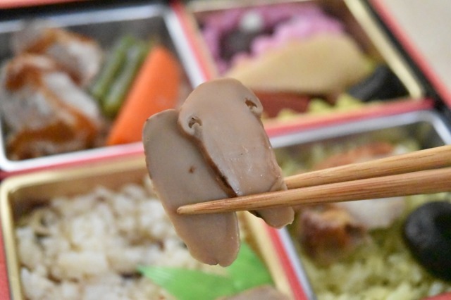 大きい松茸が３つ入ってた