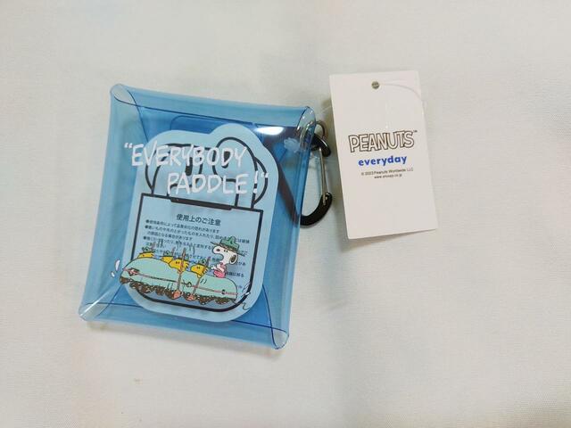 ケースの中には注意事項が書かれた紙が入っている【デコホーム商品】クリアマルチケース SS（スヌーピー JC02）価格：699円