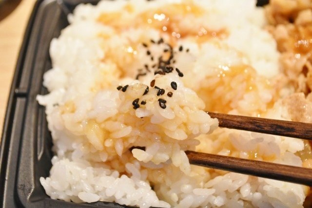 お米の美味しさが引き立つタレ！