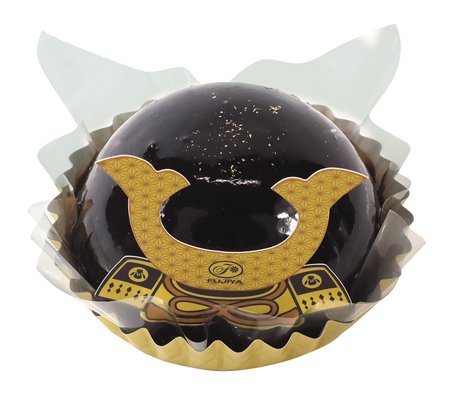 「かぶとケーキ」<価格:648円(税込)>【【不二家】GWは「ペットボトルカバープレゼントキャンペーン」開催!こどもの日のお祝いにぴったりなケーキも登場!】