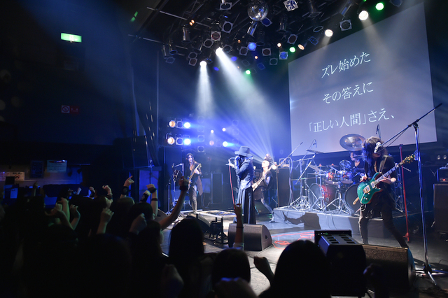 THE BLACK SWAN／撮影・スズキメグミ