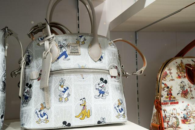 【Dooney ＆ Bourke】ディズニーキャラクター サッチェルバッグ 2WAY The Disney100 Platinum Celebration Collection 47,300円