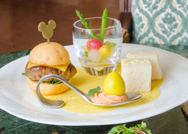 “ディズニー・イースター” アフタヌーンティーセット｜東京ディズニーランドホテル「ドリーマーズ・ラウンジ」