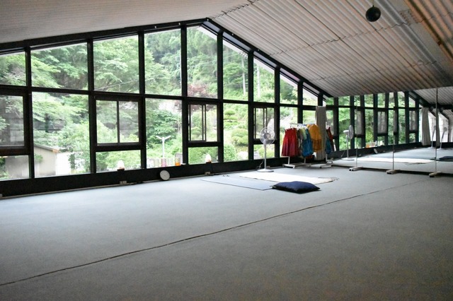 ココでヨガなどの講座が行なわれる