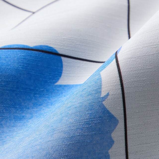 お城の窓辺のような遮光・遮熱カーテン「ディズニープリンセス」｜￥ 13,900～ 19,900 （税込）