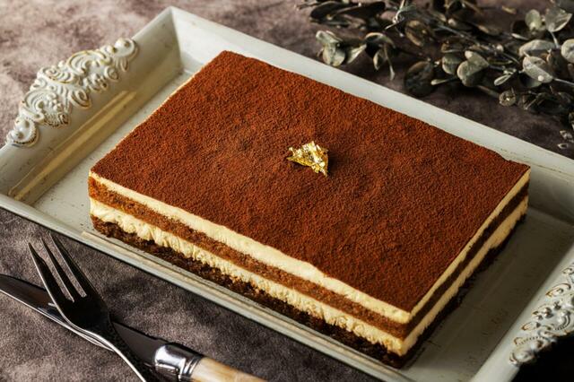 「クラシックティラミス」＜期間：2026年2月25日～＞【フレッシュ苺＆苺スイーツ、本格イタリアンが食べ放題！「XEX」4店舗で贅沢ランチブッフェ順次スタート！】