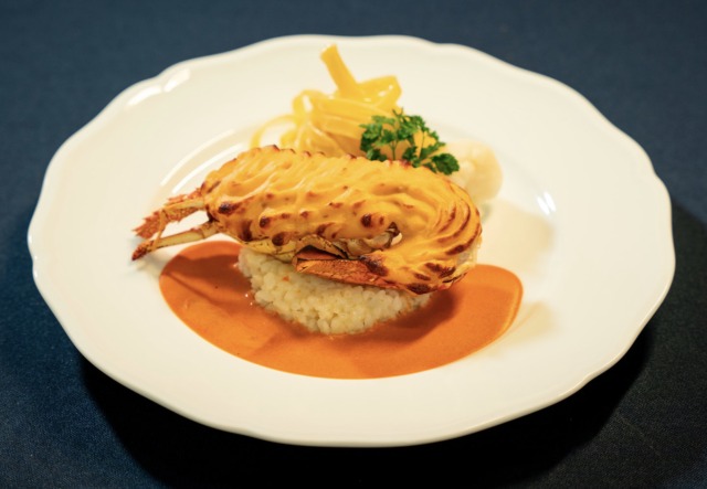 「海老のテルミドール アメリケーヌソース」（パン・スープ付き/210園)