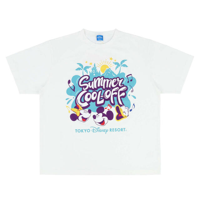 Tシャツ 4,500円｜東京ディズニーリゾート スペシャルイベント「サマー・クールオフat Tokyo Disney Resort」Mrs. GREEN APPLEコラボグッズ｜販売店舗：東京ディズニーランド「ディズニー＆カンパニー」、東京ディズニーシー「エンポーリオ」｜発売日：2025年7月24日（木）