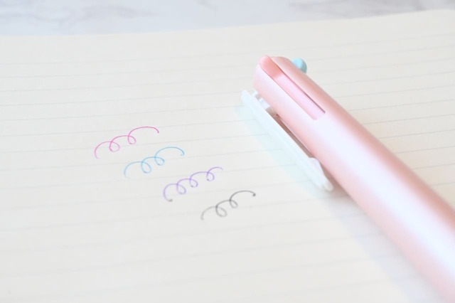 【淡色文具特集／セリア】4色ボールペンはカラーリングもかわいい