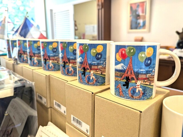 【富士急ハイランド・リサとガスパール タウン】「10周年マグカップ」1,500円/リサとガスパール タウン ショップ