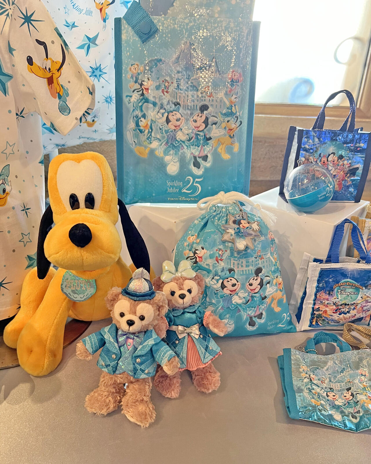 【最終値下げ】ディズニーグッズ計80点 まとめ売り(ダッフィーメイン) カラフルなドーナツデザイン！東京ディズニーシー「ダッフィー その他