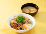 “うまとろ”豚たま牛めし
