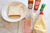 【卵とベーコンのマヨトースト】材料1人分