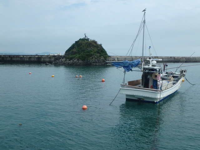 ツール・ド・東北2015/どこまでも続く海に漁船がゆったりと浮かぶ
