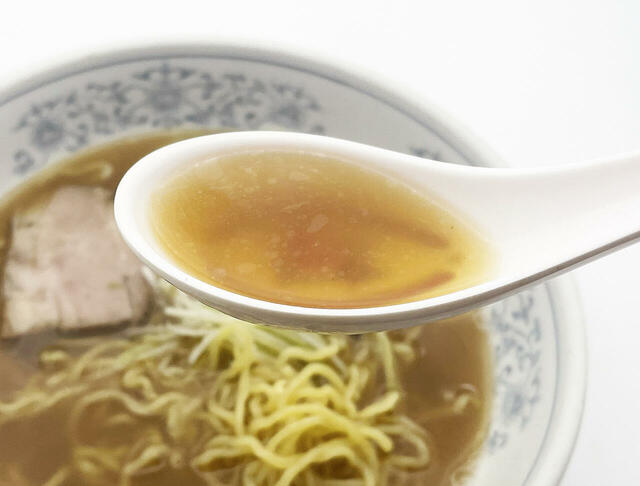 「アラ出汁・万能スープ」が主役の絶品ラーメン