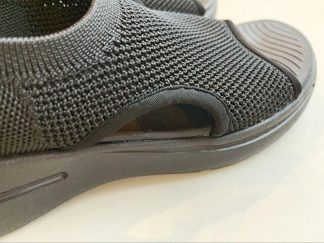 【GLOBAL WORK らくっションフィットサンダル】横から見ると、程よい抜け感があっておしゃれ◎